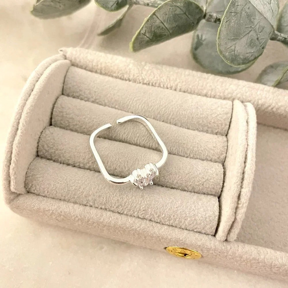 925 Sterling Silver CZ Diamond Heart Square Ring Dainty Minimalist Ring - Picture 3 of 8